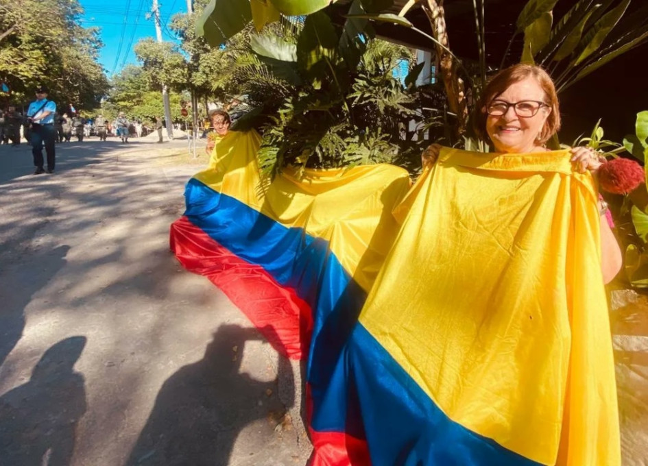 El patriotismo de los habitantes de La Dorada se hizo sentir con la bandera de Colombia durante el desfile del 20 de Julio. El patriotismo de los habitantes de La Dorada se hizo sentir con la bandera de Colombia durante el desfile del 20 de Julio.