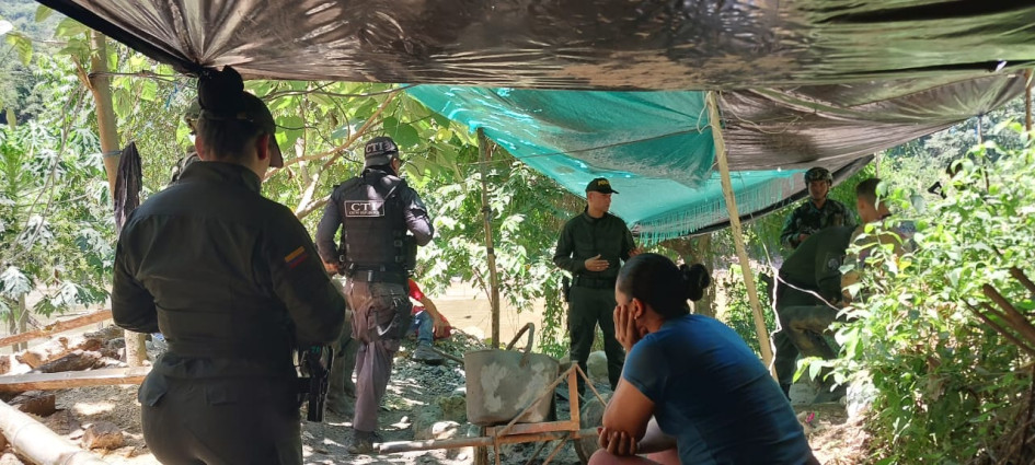 En el operativo contra la minería ilegal en Riosucio capturaron a siete personas. En el operativo contra la minería ilegal en Riosucio capturaron a siete personas.