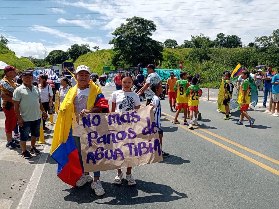 Comunidad de Arauca, Palestina (Caldas) se tomó de manera pacífica la vía Las Margaritas. Comunidad de Arauca, Palestina (Caldas) se tomó de manera pacífica la vía Las Margaritas.
