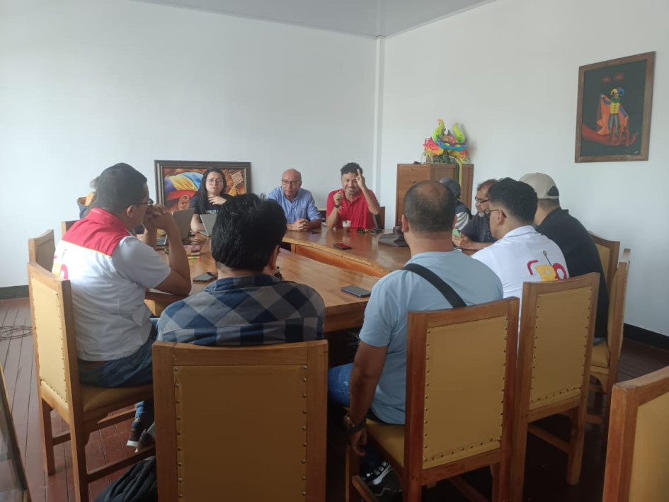 La reunión este sábado con los miembros de la Junta del Carnaval de Riosucio y representantes de medios de comunicación. La reunión este sábado con los miembros de la Junta del Carnaval de Riosucio y representantes de medios de comunicación.
