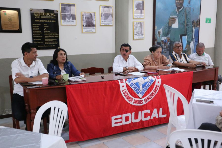 "Creemos en el modelo, solo que hay algunos actores que no permiten que este modelo avance", declara Juan Carlos Martínez, presidente del sindicato Educadores Unidos de Caldas. "Creemos en el modelo, solo que hay algunos actores que no permiten que este modelo avance", declara Juan Carlos Martínez, presidente del sindicato Educadores Unidos de Caldas.