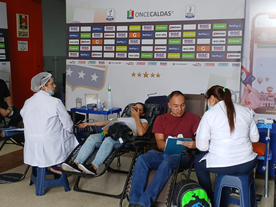 Las reservas de sangre del Hemocentro del Café, para salvar vidas, están escasas. Ayude a quien lo necesita y gánese una boleta para ver el Once Caldas - Jaguares. Las reservas de sangre del Hemocentro del Café, para salvar vidas, están escasas. Ayude a quien lo necesita y gánese una boleta para ver el Once Caldas - Jaguares.