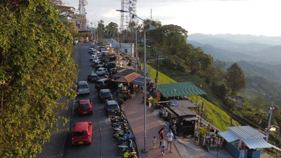 La Alcaldía de Manizales prevé definir este mes los cobros a los comerciantes que usan el espacio público de la ciudad. ¿Qué opinan los vendedores que ocupan food trucks, casetas y carpas? La Alcaldía de Manizales prevé definir este mes los cobros a los comerciantes que usan el espacio público de la ciudad. ¿Qué opinan los vendedores que ocupan food trucks, casetas y carpas?