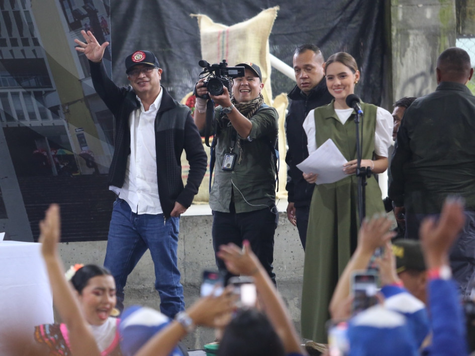 Gustavo Petro, presidente de Colombia, durante su visita al Centro de Integración Comunitaria del barrio San Sebastián de Manizales, en mayo de este 2024. Conozca los seis pactos que firmará el Gobierno con gremios este viernes (9 de agosto) y las recientes críticas del alcalde, Jorge Eduardo Rojas, al Ejecutivo. Gustavo Petro, presidente de Colombia, durante su visita al Centro de Integración Comunitaria del barrio San Sebastián de Manizales, en mayo de este 2024. Conozca los seis pactos que firmará el Gobierno con gremios este viernes (9 de agosto) y las recientes críticas del alcalde, Jorge Eduardo Rojas, al Ejecutivo.