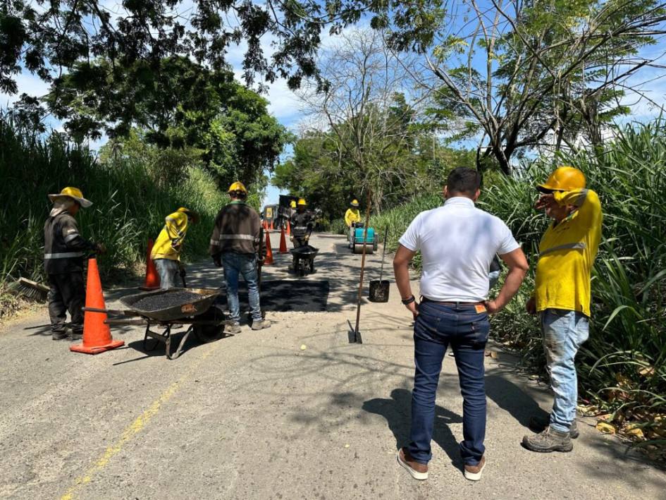 14 vías de Caldas tienen obstrucciones para la movilidad este martes en 11 municipios. Dos de esas rutas afectadas conducen a Antioquia. Infórmese antes de viajar. 14 vías de Caldas tienen obstrucciones para la movilidad este martes en 11 municipios. Dos de esas rutas afectadas conducen a Antioquia. Infórmese antes de viajar.