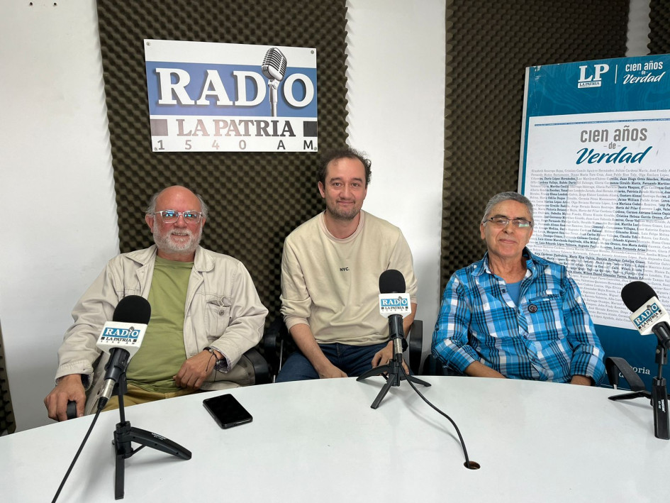 Leonardo Arias Escobar director de la Sala de Teatro Actores en Escena; David Carmona, director del Teatro Campestre El Jardín y Uriel Giraldo Álvarez, director de la Sala de Teatro El Escondite. Leonardo Arias Escobar director de la Sala de Teatro Actores en Escena; David Carmona, director del Teatro Campestre El Jardín y Uriel Giraldo Álvarez, director de la Sala de Teatro El Escondite.
