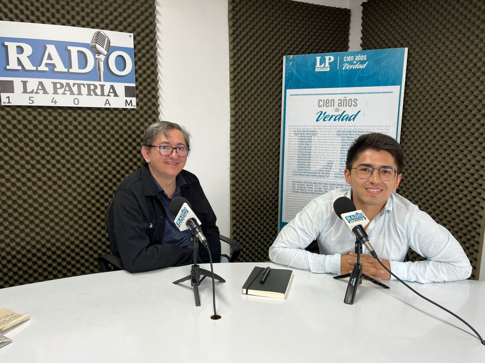 Los editores y escritores de Editorial Jaravela, Carlos Augusto Jaramillo y Julián Bernal. Los editores y escritores de Editorial Jaravela, Carlos Augusto Jaramillo y Julián Bernal.