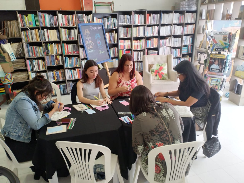 Participe de la convocatoria de la Red de Escritoras de Caldas para mujeres en el departamento. Participe de la convocatoria de la Red de Escritoras de Caldas para mujeres en el departamento.