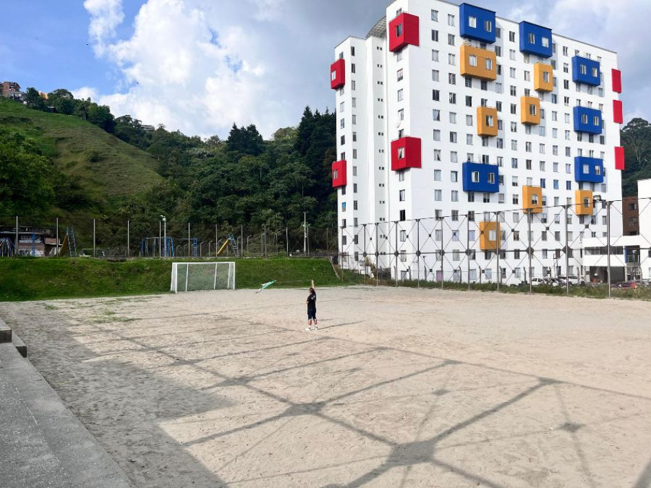 El escenario deportivo queda en ubicada en la en la calle 50 con carrera 30, de Manizales. El escenario deportivo queda en ubicada en la en la calle 50 con carrera 30, de Manizales.