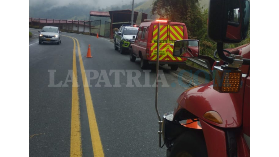 Dos personas resultaron heridas tras rodar por una ladera en un carro en la vía a Bogotá. Dos personas resultaron heridas tras rodar por una ladera en un carro en la vía a Bogotá.