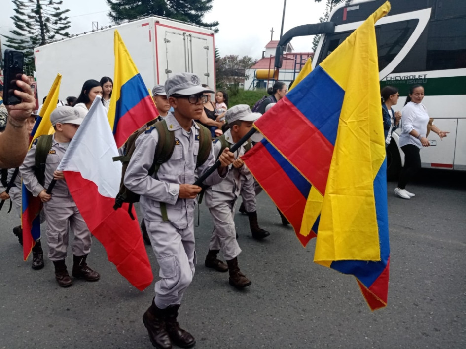 studiantes de Villamaría (Caldas) desfilan el 07 de agosto. studiantes de Villamaría (Caldas) desfilan el 07 de agosto.