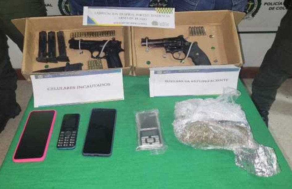 A Carvajal lo capturaron como presuntos responsables del homicidio de Sambe en Marmato. A Carvajal lo capturaron como presuntos responsables del homicidio de Sambe en Marmato.