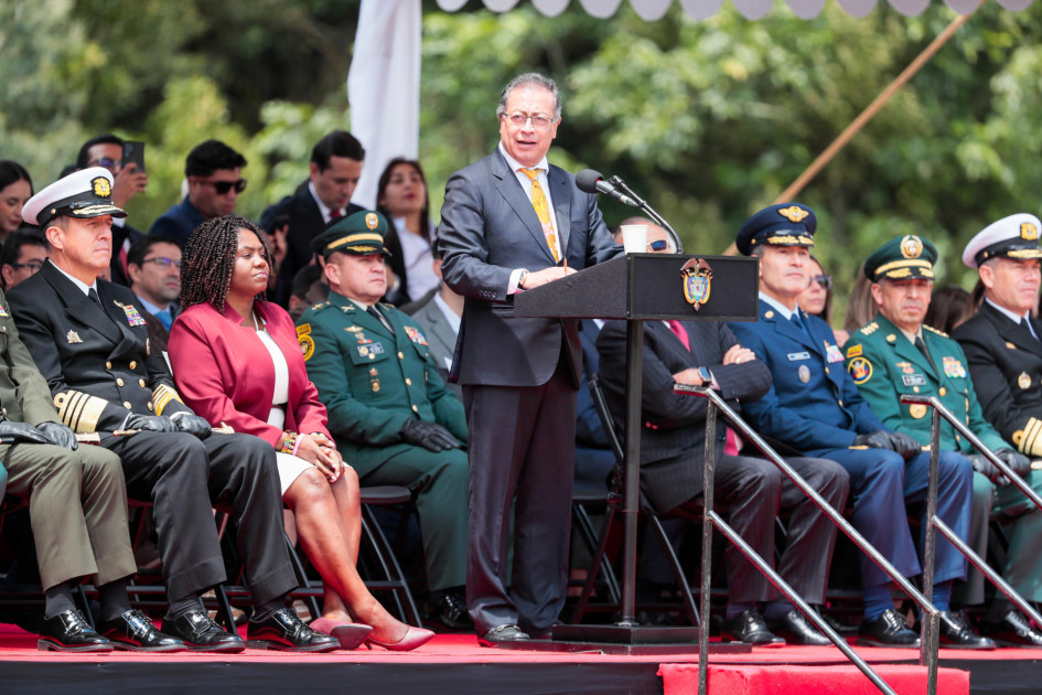 El presidente de Colombia, Gustavo Petro, pronuncia un discurso durante la conmemoración del aniversario de la Batalla de Boyacá este miércoles, en el Puente de Boyacá en el municipio de Ventaquemada (Boyacá). El presidente de Colombia, Gustavo Petro, pronuncia un discurso durante la conmemoración del aniversario de la Batalla de Boyacá este miércoles, en el Puente de Boyacá en el municipio de Ventaquemada (Boyacá).