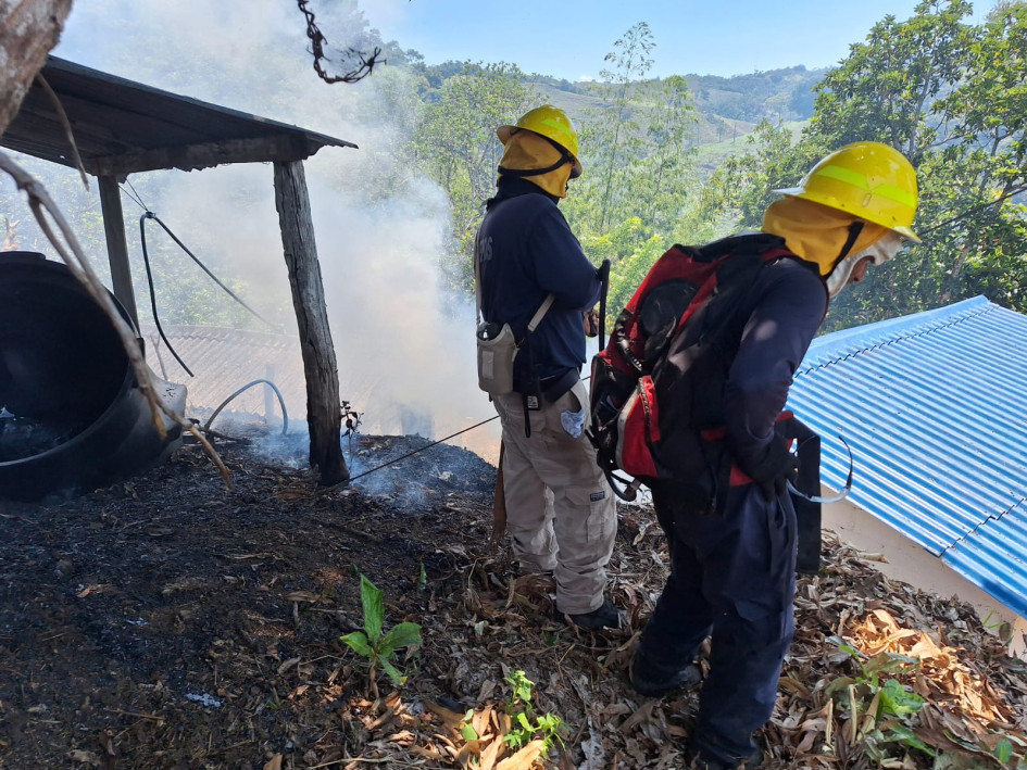Tres incendios forestales atendieron los bomberos de Norcasia en dos días. Tres incendios forestales atendieron los bomberos de Norcasia en dos días.
