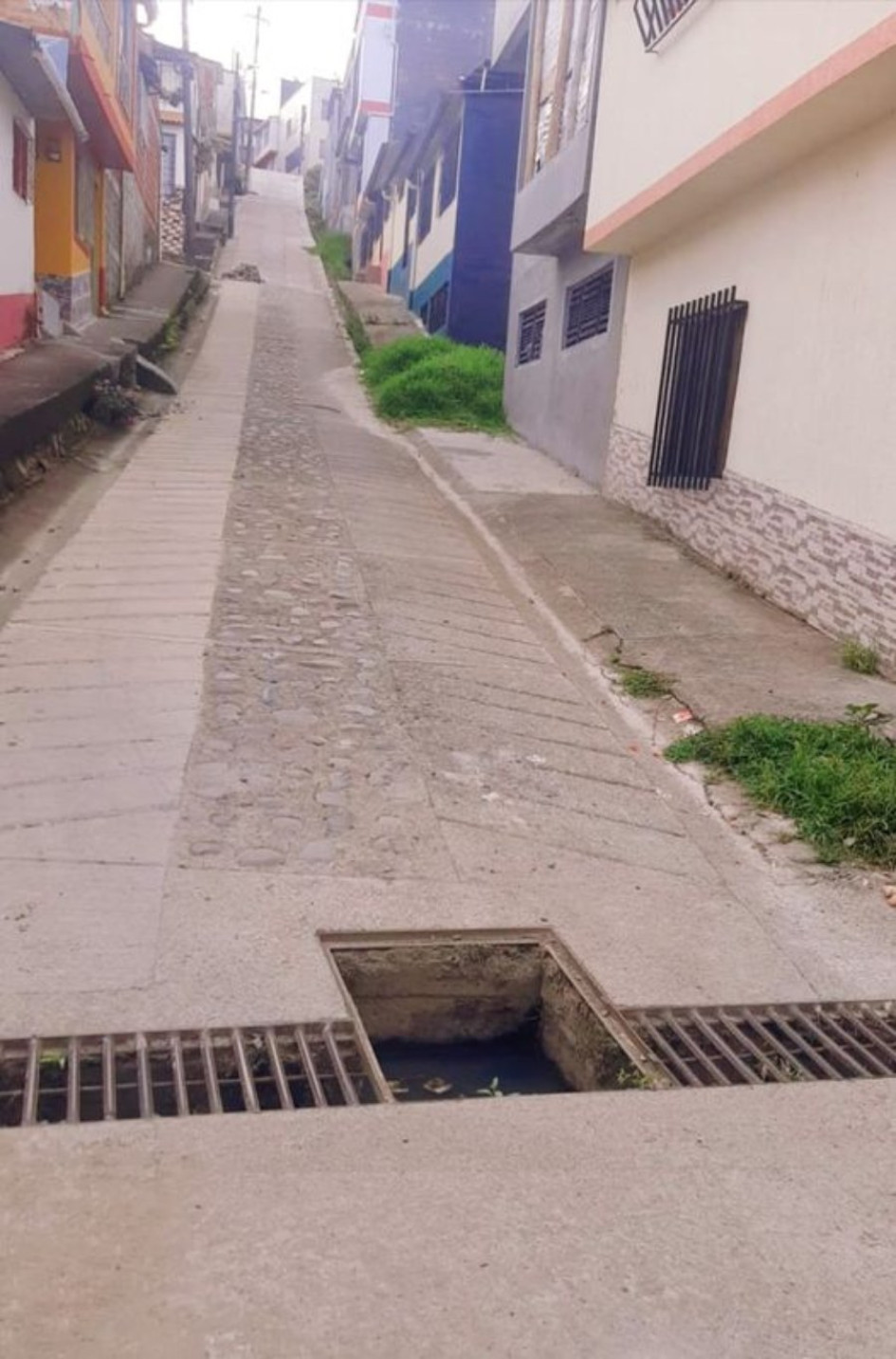 EN EL BARRIO LOS SAUCES EN EL BARRIO LOS SAUCES