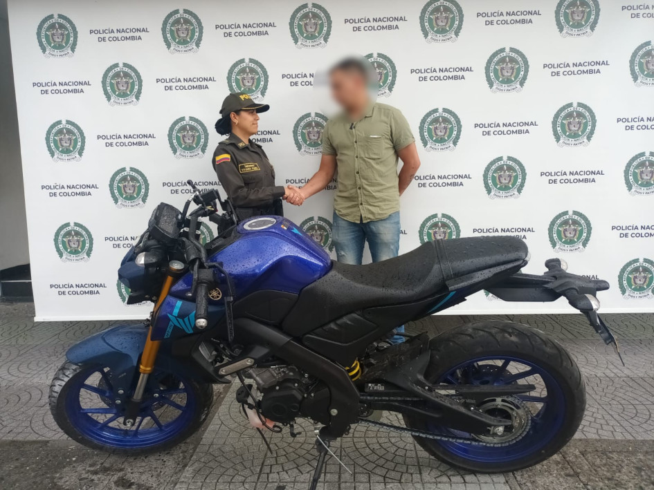 La rápida denuncia y la oportuna reacción de la Policía le permitió a la víctima recuperar su motocicleta. La rápida denuncia y la oportuna reacción de la Policía le permitió a la víctima recuperar su motocicleta.