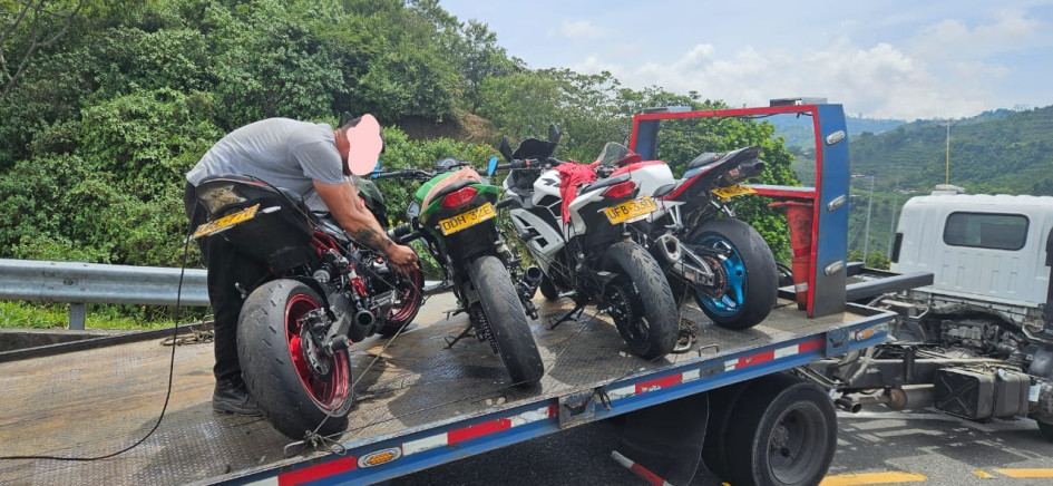 Durante el fin de semana, las autoridades realizaron controles en zona urbana y vías nacionales que permitieron inmovilizar dos carros y cuatro motos. Durante el fin de semana, las autoridades realizaron controles en zona urbana y vías nacionales que permitieron inmovilizar dos carros y cuatro motos.