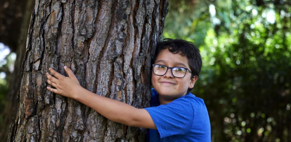 Francisco Vera Manzanares tiene 14 años y está residenciado en Barcelona, España, desde donde realiza permanente actividad ambientalista en redes sociales, a donde le han llegado amenazas. Francisco Vera Manzanares tiene 14 años y está residenciado en Barcelona, España, desde donde realiza permanente actividad ambientalista en redes sociales, a donde le han llegado amenazas.