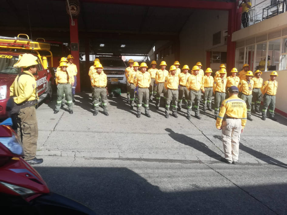 26 bomberos forestales de Riosucio fueron llamados para atender la emergencia en Natagaima (Tolima). 26 bomberos forestales de Riosucio fueron llamados para atender la emergencia en Natagaima (Tolima).