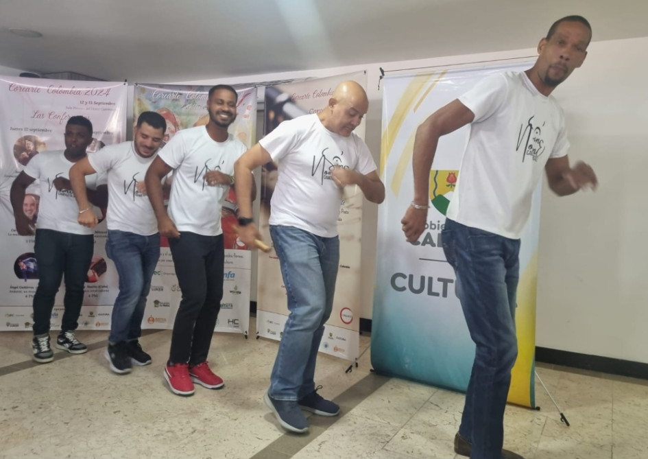 Camerata vocal Sine Nomine, de Cuba, llega a Manizales para participar en el V Festival Internacional de Coros Corearte. Camerata vocal Sine Nomine, de Cuba, llega a Manizales para participar en el V Festival Internacional de Coros Corearte.