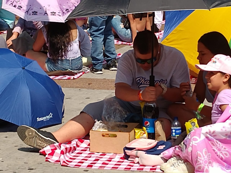 En Chinchiná celebraron el mes del Amor y la Amistad con un Festival Picnic en el Parque de Bolívar. Participaron unas 1.500 personas. En Chinchiná celebraron el mes del Amor y la Amistad con un Festival Picnic en el Parque de Bolívar. Participaron unas 1.500 personas.