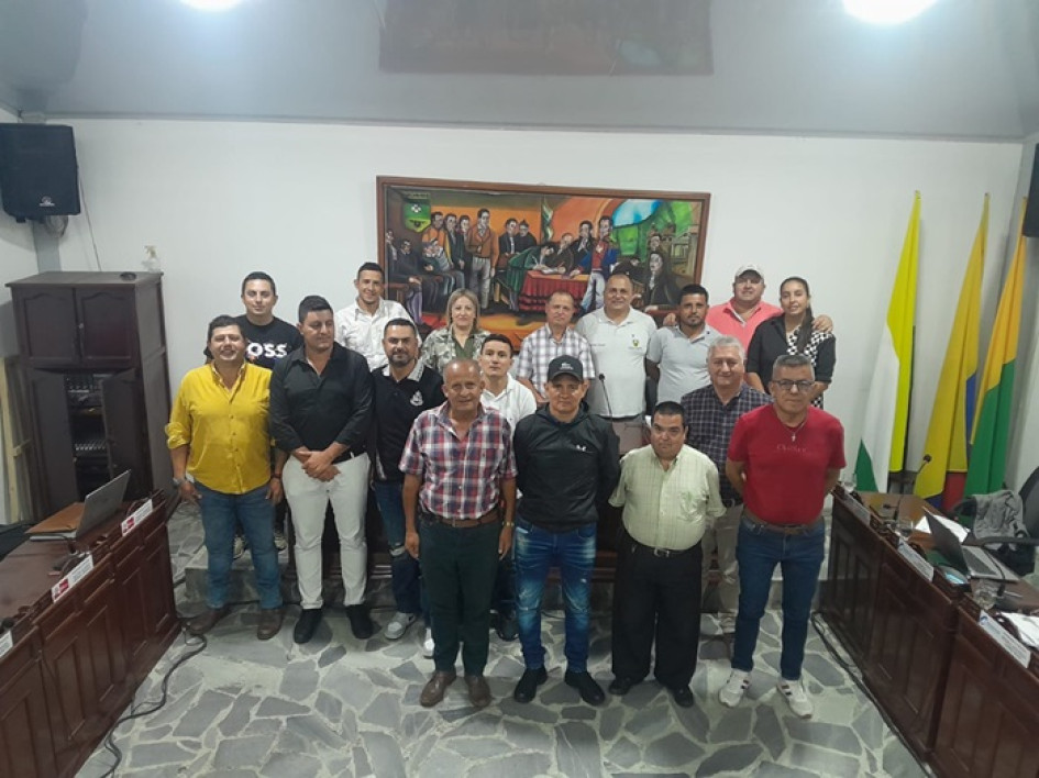 Mediante acuerdo 025, fue aprobado por unanimidad (13 votos) a favor el proyecto que busca reconocer beneficios y celebrar el Día del Veterano en Manzanares el 10 de octubre de cada año. Mediante acuerdo 025, fue aprobado por unanimidad (13 votos) a favor el proyecto que busca reconocer beneficios y celebrar el Día del Veterano en Manzanares el 10 de octubre de cada año.