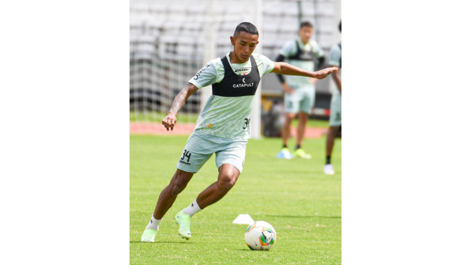 Jorge Cardona, defensor central manizaleño, hoy titular con el Once Caldas ante el Deportivo Cali. Jorge Cardona, defensor central manizaleño, hoy titular con el Once Caldas ante el Deportivo Cali.