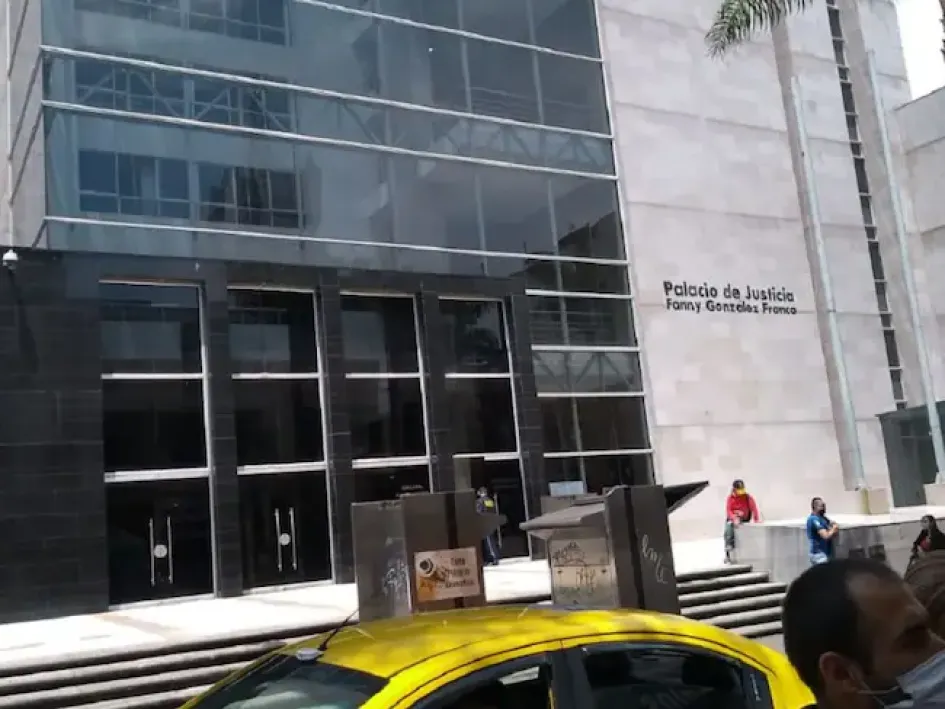 v Palacio Nacional, donde se ubican los juzgados.