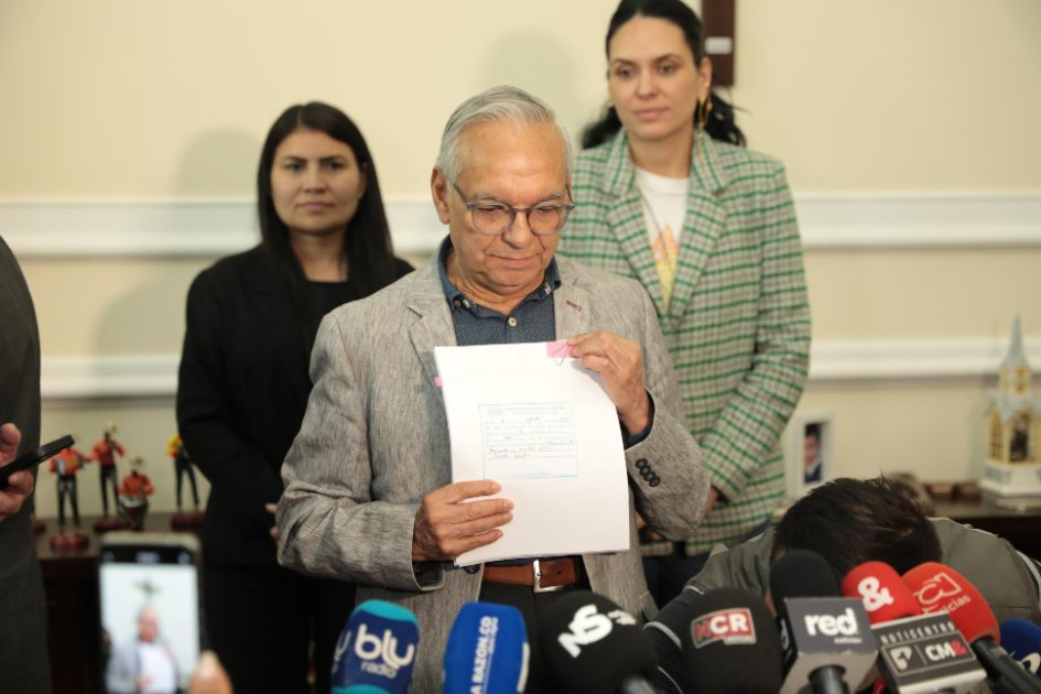 Ministro de Hacienda, Ricardo Bonilla. Ministro de Hacienda, Ricardo Bonilla.