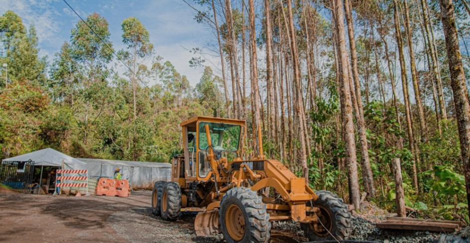 13 vías de Caldas están afectadas por obras o derrumbes este viernes (20 de septiembre). En tres conexiones con Antioquia hay pasos restringidos. Conozca el reporte completo antes de iniciar su viaje. En la foto, las obras de pavimentación de la vía Riosucio-Jardín. 13 vías de Caldas están afectadas por obras o derrumbes este viernes (20 de septiembre). En tres conexiones con Antioquia hay pasos restringidos. Conozca el reporte completo antes de iniciar su viaje. En la foto, las obras de pavimentación de la vía Riosucio-Jardín.