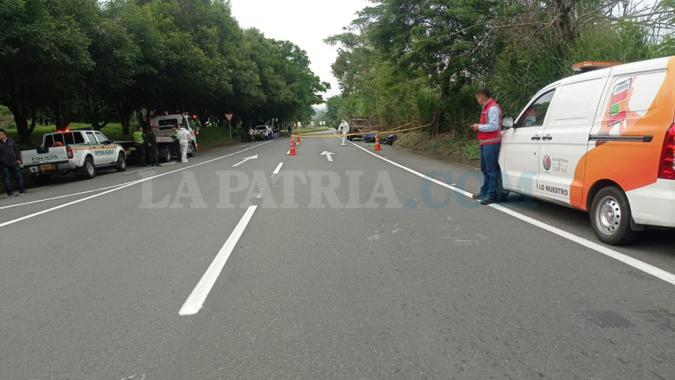 Sitio del accidente en donde murió la motociclista. Sitio del accidente. Foto Super Radio TV Chinchiná.
