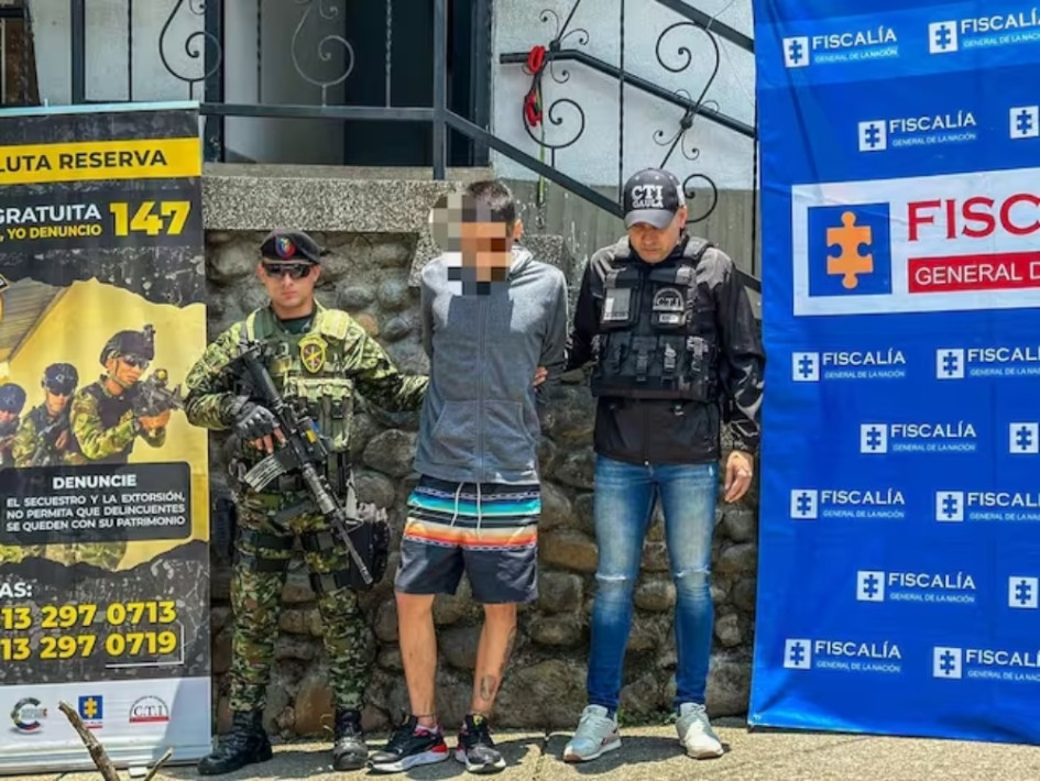 Capturaron en Pereira a alias Dani Tatuajes. Capturaron en Pereira a alias Dani Tatuajes.