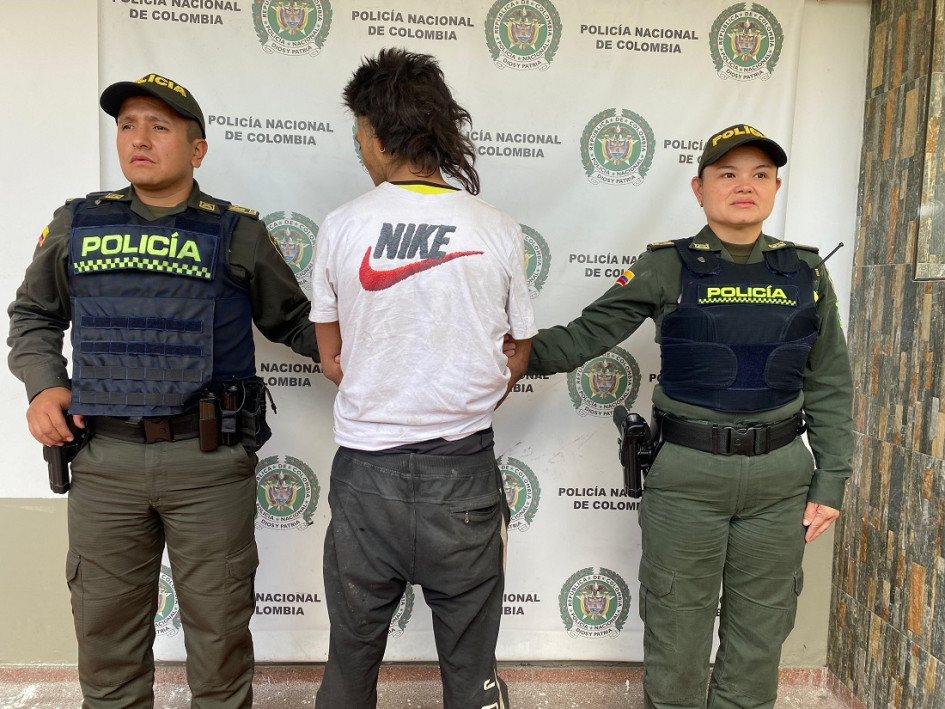 La Policía capturó al presunto ladrón en la avenida Paralela con calle 54. La Policía capturó al presunto ladrón en la avenida Paralela con calle 54.