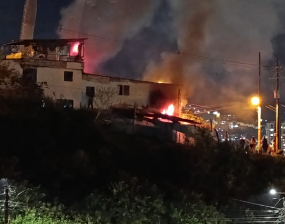 Sector del incendio en el barrio Las Colinas de Manizales, en donde murió una mujer. Sector del incendio