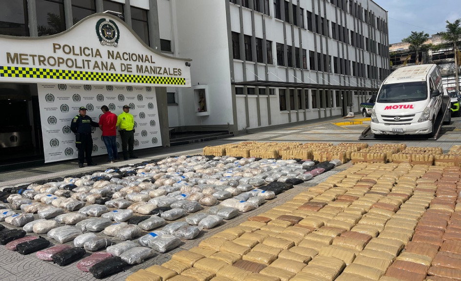 El sujeto transportaba 1.203 kilogramos de marihuana de alta calidad en su vehículo. El sujeto transportaba 1.203 kilogramos de marihuana de alta calidad en su vehículo.