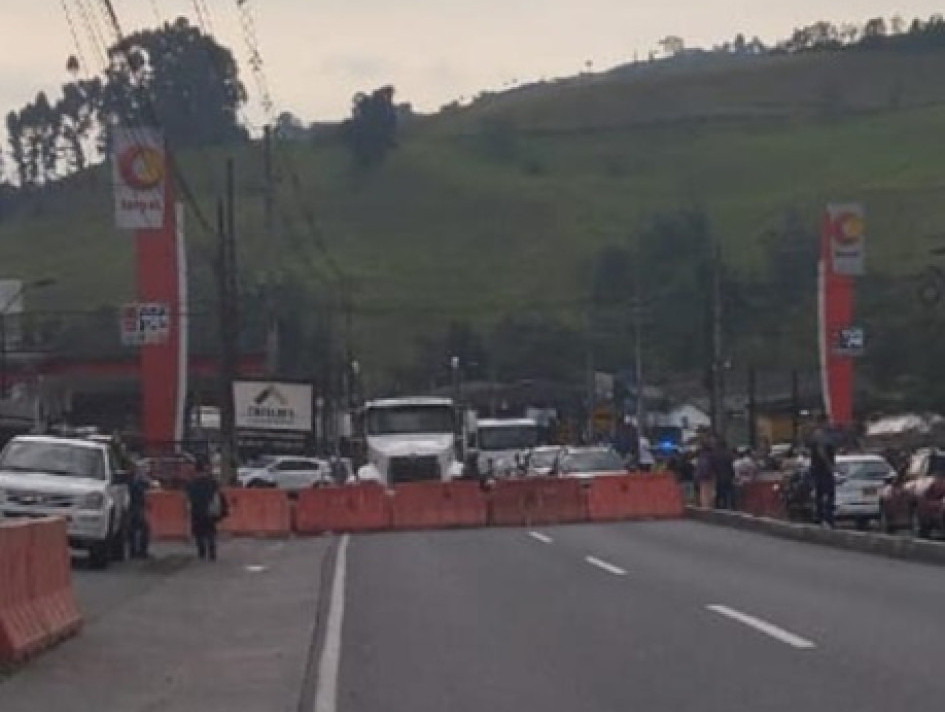 Así se veía la recta de la Industria Licorera de Caldas en la tarde de ayer. Así se veía la recta de la Industria Licorera de Caldas en la tarde de ayer.