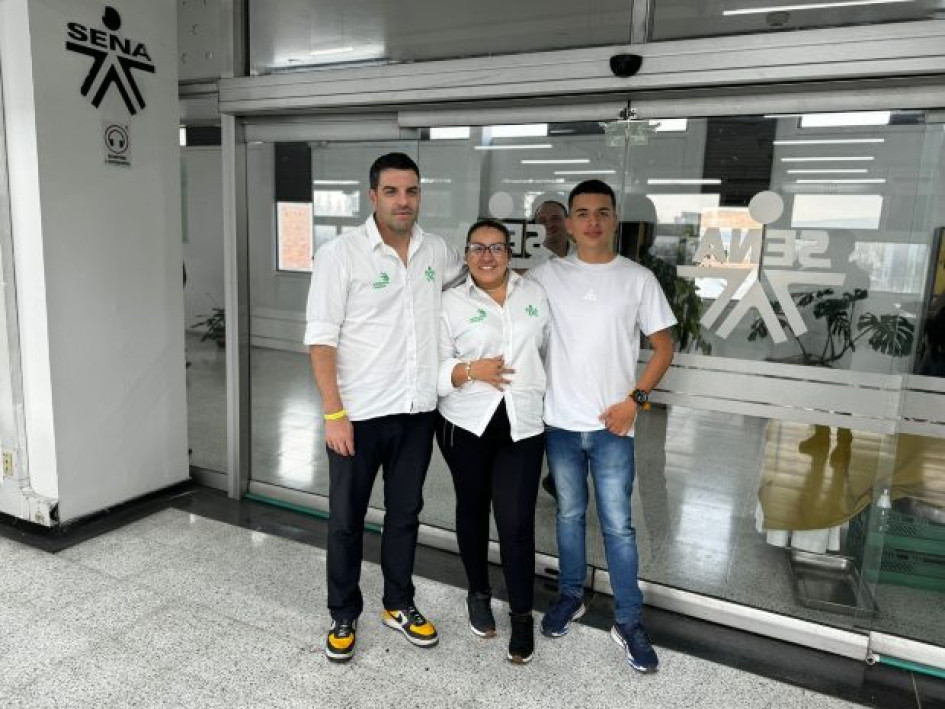 Santiago Luna, Sandra Castaño y Óscar Fernando Aristizábal representan al Sena Caldas y a Colombia en Colombia participa en Worldskills International en Lyon (Francia), evento que es catalogado como un mundial o unas olimpiadas de tecnología. Santiago Luna, Sandra Castaño y Óscar Fernando Aristizábal representan al Sena Caldas y a Colombia en Colombia participa en Worldskills International en Lyon (Francia), evento que es catalogado como un mundial o unas olimpiadas de tecnología.