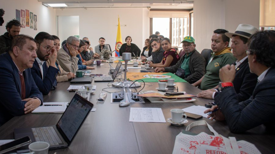 La ministra de Agricultura, Martha Viviana Carvajalino Villegas, y el director de la ANT, Felipe Harman, La ministra de Agricultura, Martha Viviana Carvajalino Villegas, y el director de la ANT, Felipe Harman,