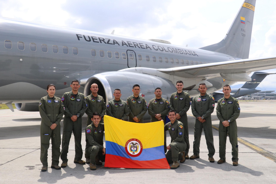 La delegación. Fotos de la Fuerza Aérea. La delegación. Fotos de la Fuerza Aérea.