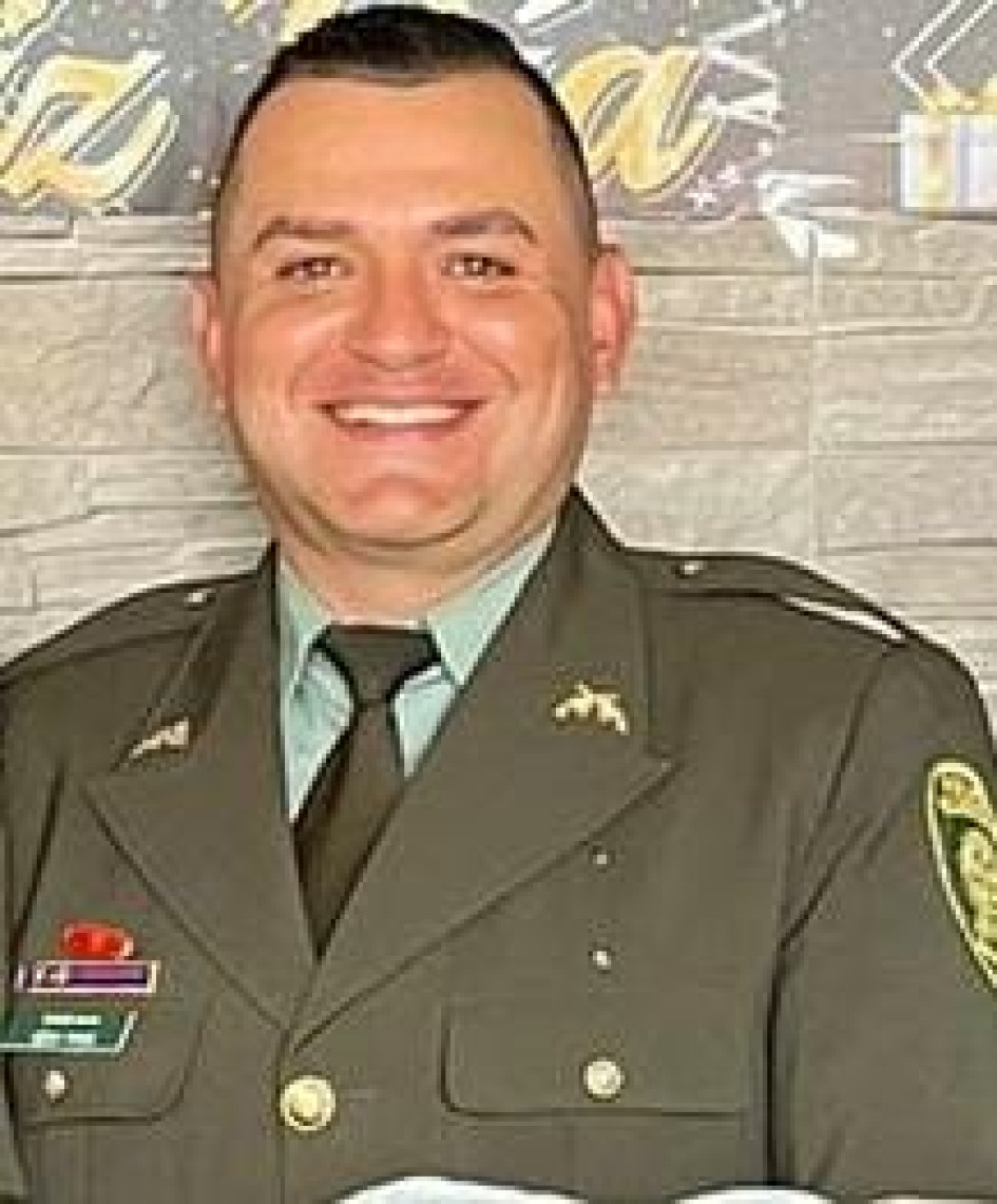 El expatrullero samaneño César Tulio Duque García fue ascendido al grado de subintendente de la Policía Nacional. El expatrullero samaneño César Tulio Duque García fue ascendido al grado de subintendente de la Policía Nacional.