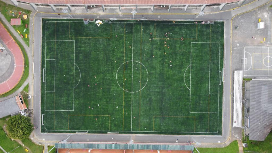 Es difícil traer a Manizales eventos nacionales de fútbol porque solo se dispone de la cancha Auxiliar y ocasionalmente del Palogrande si hay buen clima y el Once Caldas lo presta. Es difícil traer a Manizales eventos nacionales de fútbol porque solo se dispone de la cancha Auxiliar y ocasionalmente del Palogrande si hay buen clima y el Once Caldas lo presta.