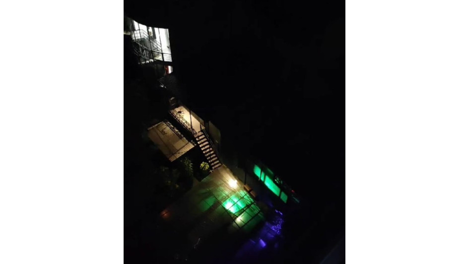 Esta es la terraza de la discoteca Dollar Club por la que los vecinos sienten que sus vidrios vibran por el alto volumen de la música en el lugar. Esta es la terraza de la discoteca Dollar Club por la que los vecinos sienten que sus vidrios vibran por el alto volumen de la música en el lugar.