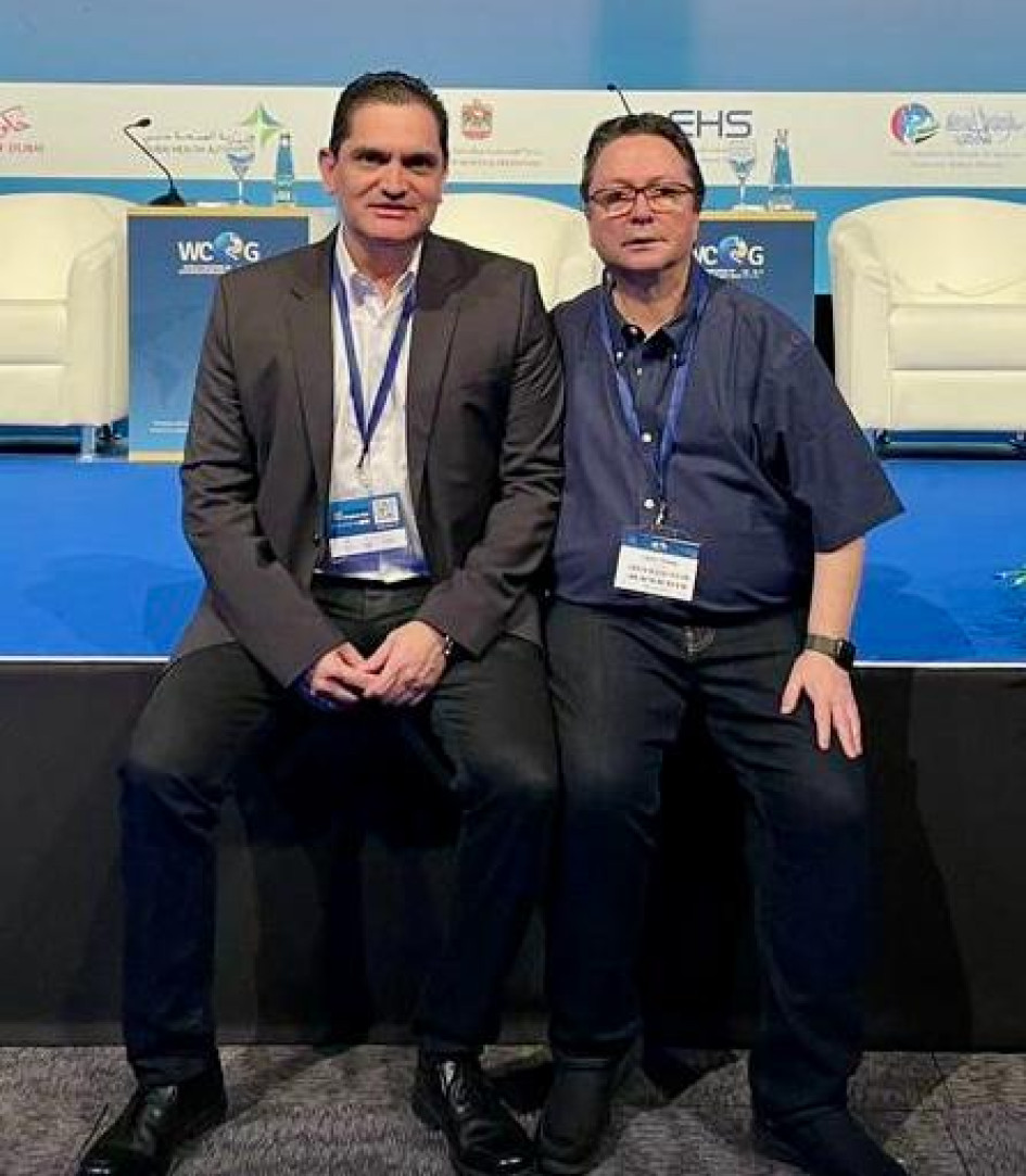 El médico Lázaro Arango (derecha), quien se formó profesionalmente y trabaja en Manizales, participó del VII Workshop Internacional de Endoscopia Digestiva. En Congreso internacional