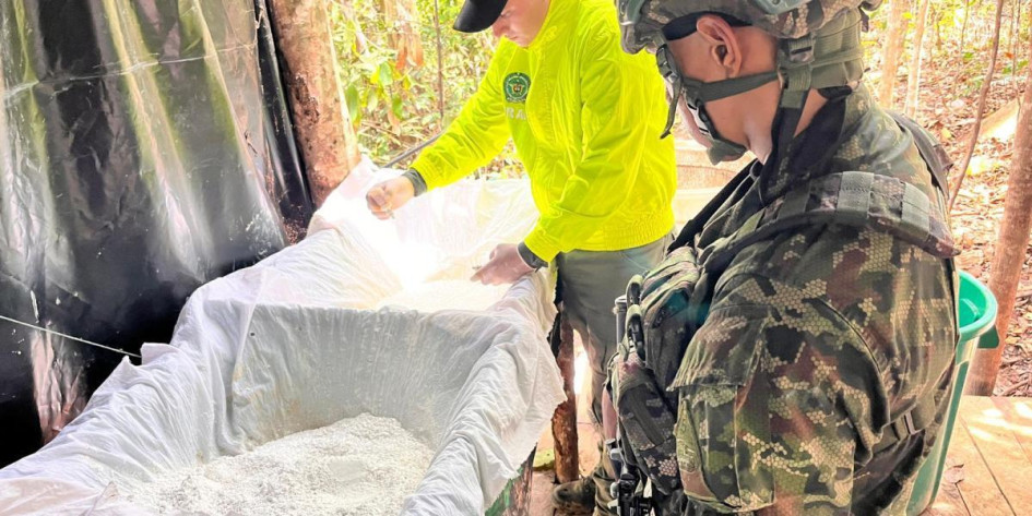 La Policía y el Ejército ubicaron y destruyeron un complejo cocalero al servicio del Eln en Norte de Santander. La Policía y el Ejército ubicaron y destruyeron un complejo cocalero al servicio del Eln en Norte de Santander.