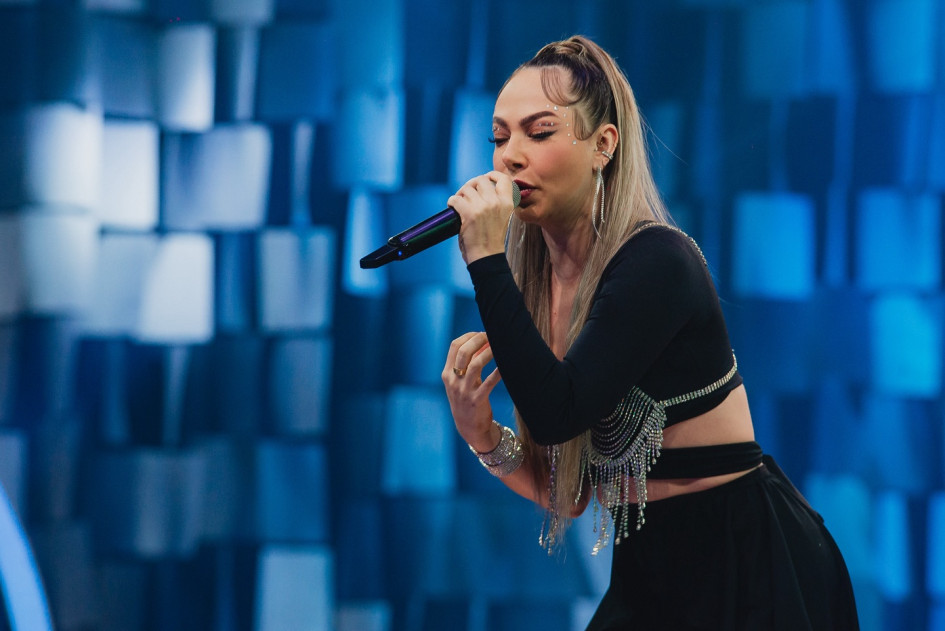 Jazmín Andrea Vásquez es una cantante de Chinchiná que por estos días se presenta en el programa La Descarga de Caracol. Porta prótesis y es hermana de la también cantante Lady Yuliana. Jazmín Andrea Vásquez es una cantante de Chinchiná que por estos días se presenta en el programa La Descarga de Caracol. Porta prótesis y es hermana de la también cantante Lady Yuliana.
