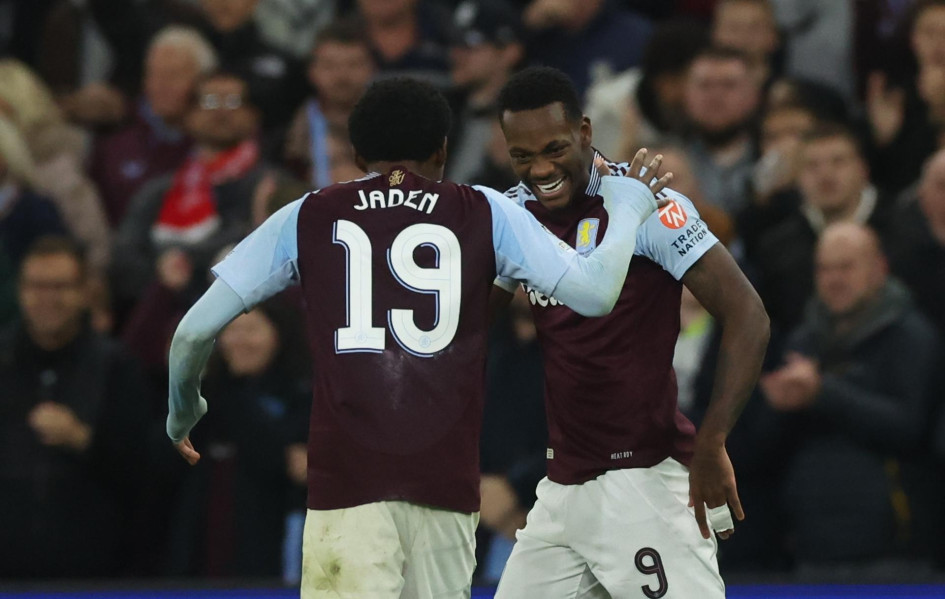 Jhon Duran celebra con Jaden Philogene-Bidace su gol ante el Bayern Munich. Jhon Duran celebra con Jaden Philogene-Bidace su gol ante el Bayern Munich.