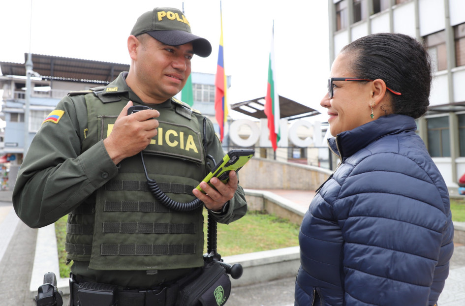 La Policía de Caldas cuenta con atención las 24 horas del día ante emergencias o actos de inseguridad. La Policía de Caldas cuenta con atención las 24 horas del día ante emergencias o actos de inseguridad.