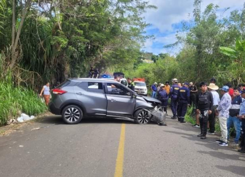 Al parecer el accidente sucedió cuando la conductora perdió el control del vehículo Al parecer el accidente sucedió cuando la conductora perdió el control del vehículo