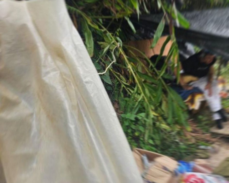 El terreno es utilizado por habitantes de calle para dormir y consumir alucinógenos, según vecinos del sector. El terreno es utilizado por habitantes de calle para dormir y consumir alucinógenos, según vecinos del sector.