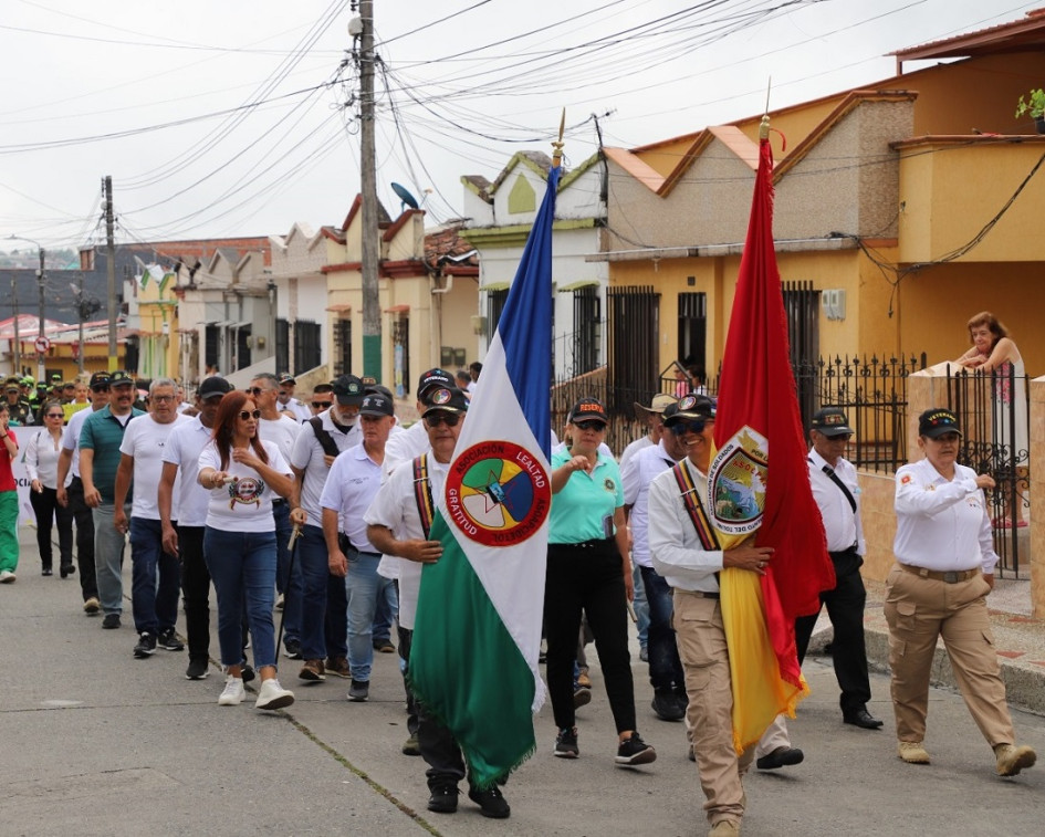 300 hombres y mujeres marcharon este sábado por las calles del municipio. 300 hombres y mujeres marcharon este sábado por las calles del municipio.